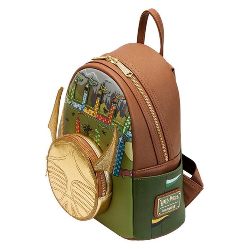 Loungefly Golden Snitch – Vue 3/4 du mini backpack en similicuir doré